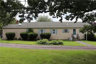 19 Vincent St, Middletown, RI 02842 - Photo 1