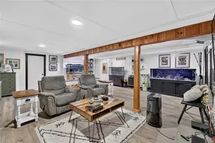 81 Iroquois Dr, Warwick, RI 02888 - Photo 17