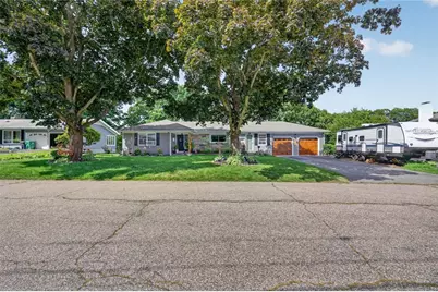 81 Iroquois Drive, Warwick, RI 02888 - Photo 3
