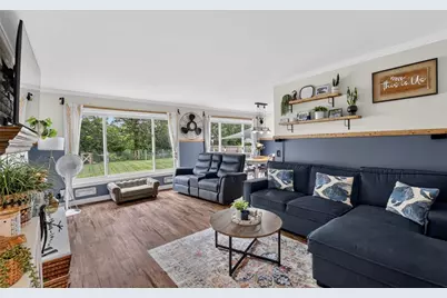 81 Iroquois Drive, Warwick, RI 02888 - Photo 5
