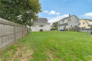 179 Woodward Ave, East Providence, RI 02914 - Photo 25