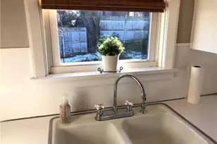 73 Overhill Rd, Providence, RI 02906 - Photo 5