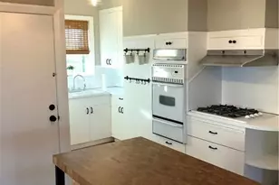 73 Overhill Rd, Providence, RI 02906 - Photo 7