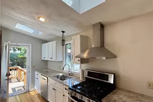 112 4th St, Providence, RI 02906 - Photo 17
