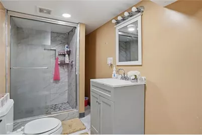 132 Roger Williams Avenue, Providence, RI 02907 - Photo 21
