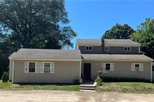 44 Maxwell Dr, North Kingstown, RI 02852 - Photo 1