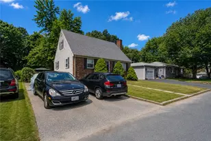 24 Alden St, Johnston, RI 02919 - Photo 3