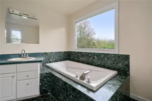 43 Bluegrass Dr, Middletown, RI 02842 - Photo 25