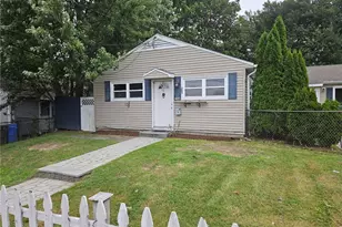 28 Ludlow Rd, Middletown, RI 02842 - Photo 3