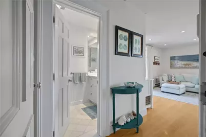 35 Chastellux Avenue #H, Newport, RI 02840 - Photo 7