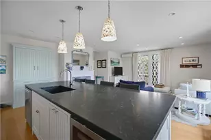 35 Chastellux Ave, Newport, RI 02840 - Photo 17