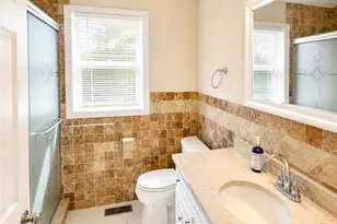 70 Pitman St, Providence, RI 02906 - Photo 9