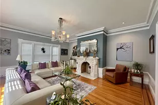 24 Walnut St, Pawtucket, RI 02860 - Photo 5