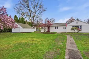 11 Cedar Dr, Bristol, RI 02809 - Photo 1