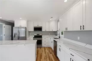 8 Fairgreen Dr, West Warwick, RI 02893 - Photo 7