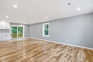 8 Fairgreen Dr, West Warwick, RI 02893 - Photo 5
