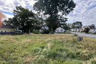 114 Earl Ave, East Providence, RI 02915 - Photo 5