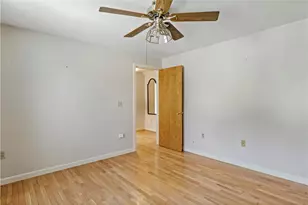 813 S Rd, South Kingstown, RI 02879 - Photo 23