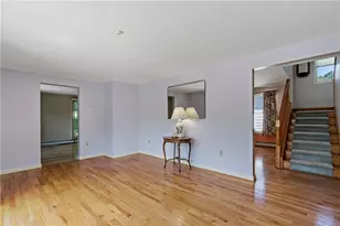 813 S Rd, South Kingstown, RI 02879 - Photo 9