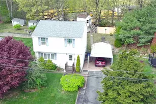 27 Hidden Valley Ln, Lincoln, RI 02865 - Photo 5