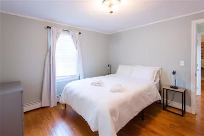393 Aquidneck Avenue, Middletown, RI 02842 - Photo 7
