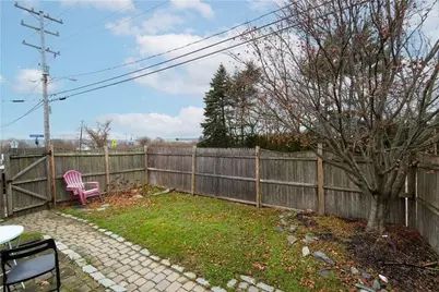391 Aquidneck Avenue, Middletown, RI 02842 - Photo 15
