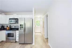 663 Aquidneck Ave, Middletown, RI 02842 - Photo 11