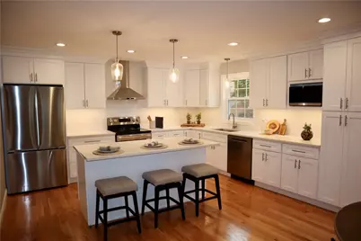 165 Glendale Avenue, Woonsocket, RI 02895 - Photo 5