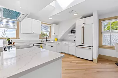 18 Barney Street #3, Newport, RI 02840 - Photo 7