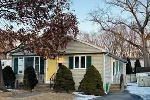 45 Brookdale Blvd, Pawtucket, RI 02861 - Photo 1