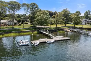 2 Woollett Ct, Barrington, RI 02806 - Photo 3