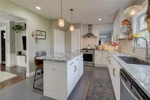 79 Hawthorne Ave, Cranston, RI 02910 - Photo 9