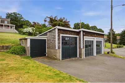 22 South Avenue, Tiverton, RI 02878 - Photo 9