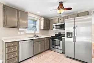 105 Branch Ave, Cumberland, RI 02864 - Photo 13