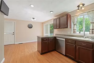 210 Morris St, Cumberland, RI 02864 - Photo 15