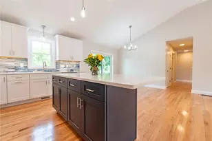 20 Eva Ln, Cranston, RI 02921 - Photo 7