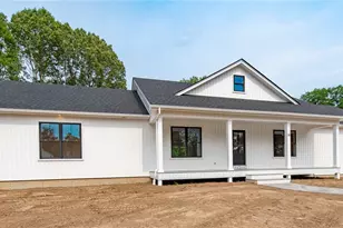 20 Eva Ln, Cranston, RI 02921 - Photo 3