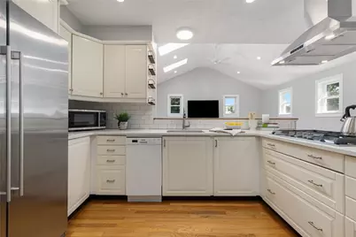 7 Namquid Drive, Middletown, RI 02842 - Photo 15
