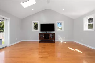 7 Namquid Dr, Middletown, RI 02842 - Photo 7