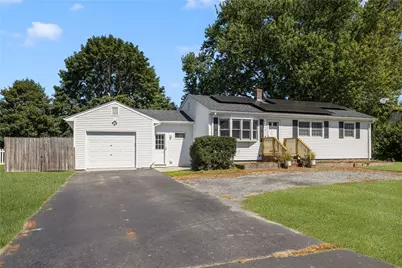 7 Namquid Drive, Middletown, RI 02842 - Photo 3
