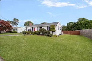 135 Beverly Rd, East Providence, RI 02915 - Photo 33