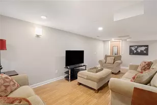 135 Beverly Rd, East Providence, RI 02915 - Photo 21