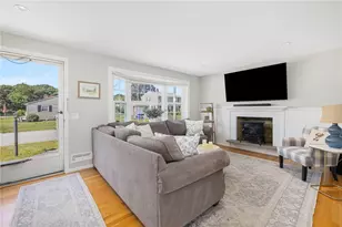 135 Beverly Rd, East Providence, RI 02915 - Photo 5