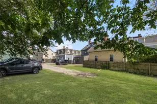 74 John St, Providence, RI 02906 - Photo 3