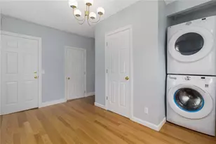 74 John St, Providence, RI 02906 - Photo 11