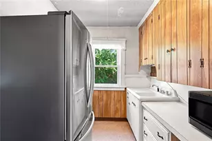 46 E St, Bristol, RI 02809 - Photo 33