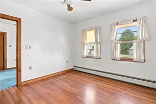 46 E St, Bristol, RI 02809 - Photo 47
