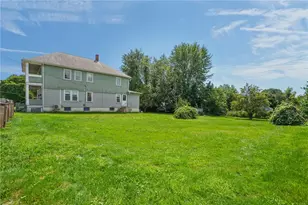 46 E St, Bristol, RI 02809 - Photo 17