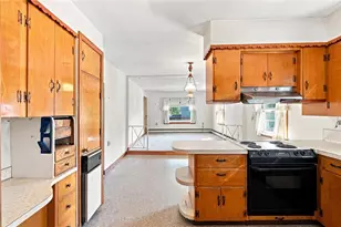 46 E St, Bristol, RI 02809 - Photo 41