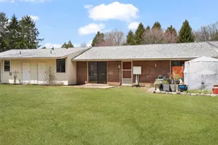 47 Kingsland Ct, Charlestown, RI 02813 - Photo 3